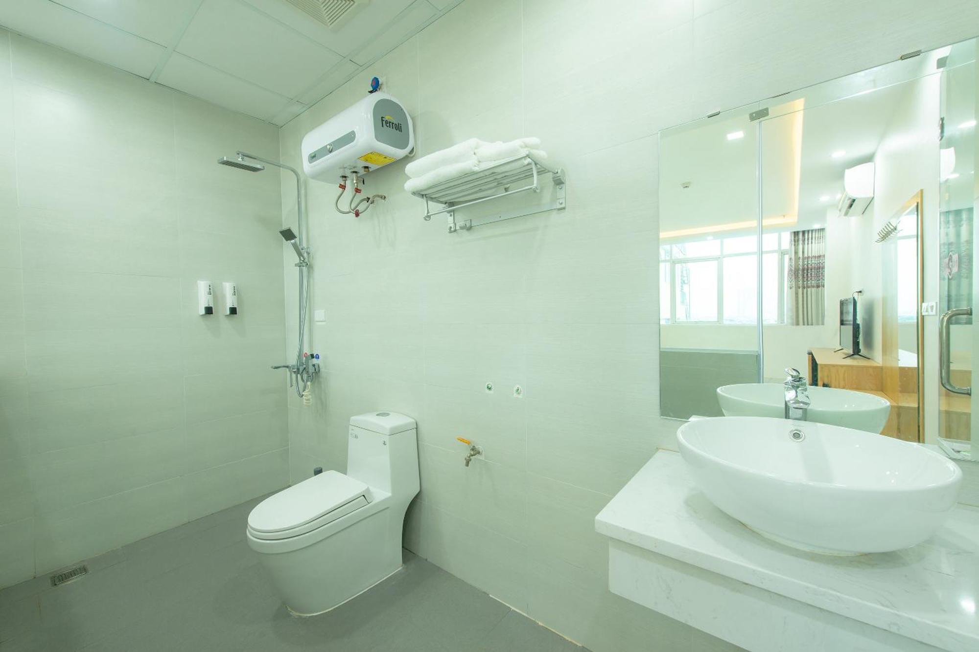 Capital O 417 Truong Son Hotel 河内 外观 照片
